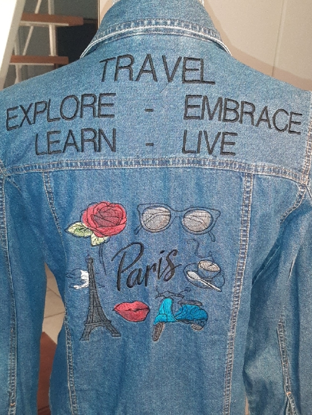 Erikaπ"ENJOY THE JOURNEY-TRAVEL" Denim Jacket, Embroidered Paris Motifs Sz 8/M - Picture 7 of 10
